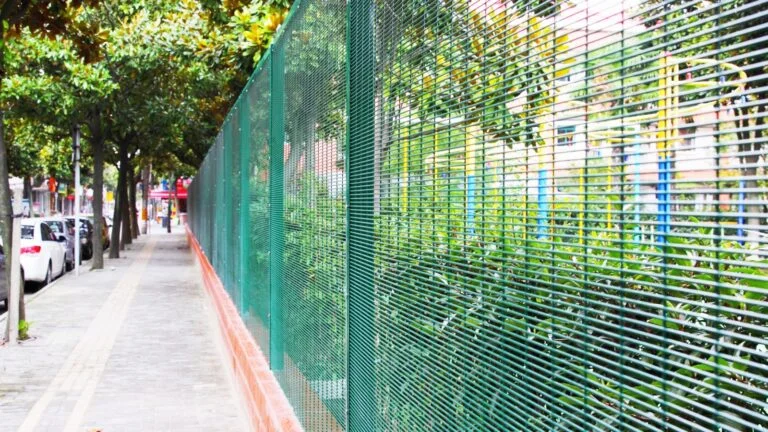 School-fencing-project-2-768x432