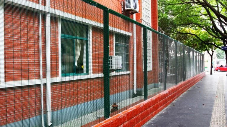 School-fencing-project-5-1-768x432