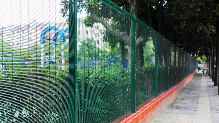 School-fencing-project-6-768x432