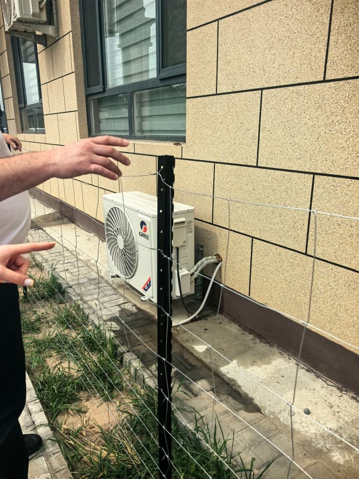 Past-Ukraine-Stock-fence-1